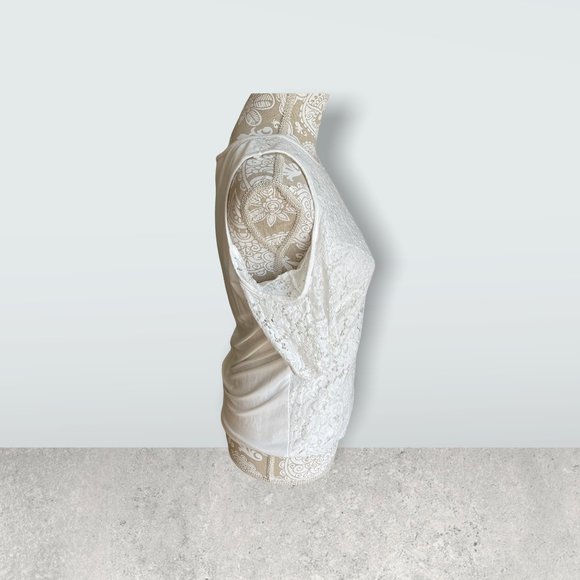 Women’s lace open shoulder top size small. - Picture 5 of 6